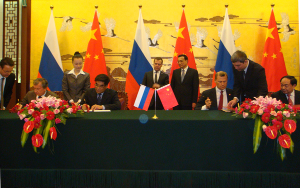 在形成園區(qū)化的同時加強(qiáng)與海外石化行業(yè)的深度合作是方向之一